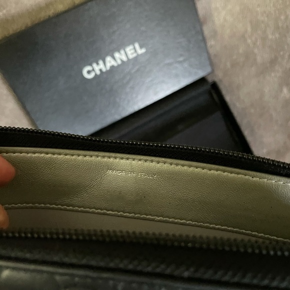 VINTAGE CHANEL CAMELLIA LONG ZIPPY WALLET - Picture 7 of 8